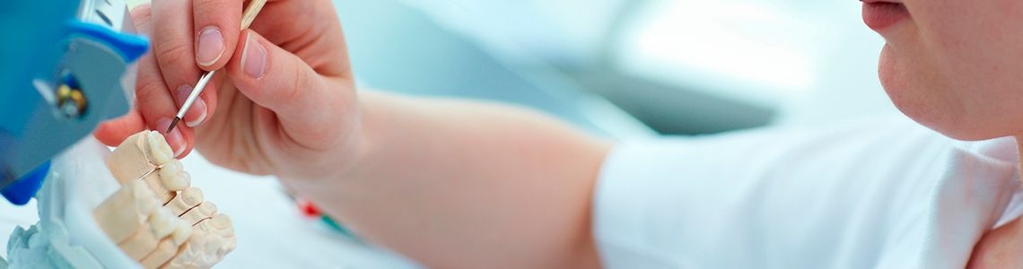 لابراتوار دندانسازی کریم پور